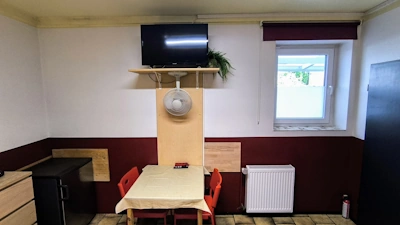 Zimmer 3 - Doppelzimmer mit wohnlicher Atmosphäre - Dieses gemütliche Doppelzimmer ist mit zwei Einzelbetten ausgestattet und zeich...